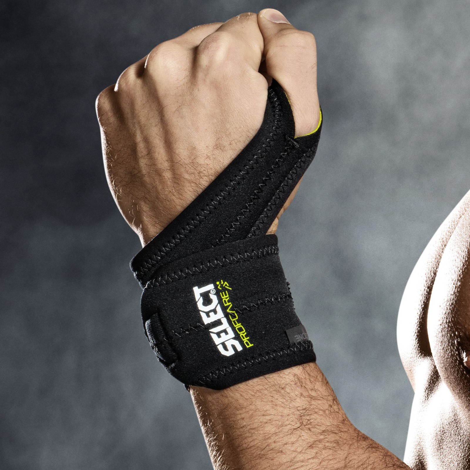 Bandáž na zápěstí Select Wrist support 6702 černá - velikost: NS