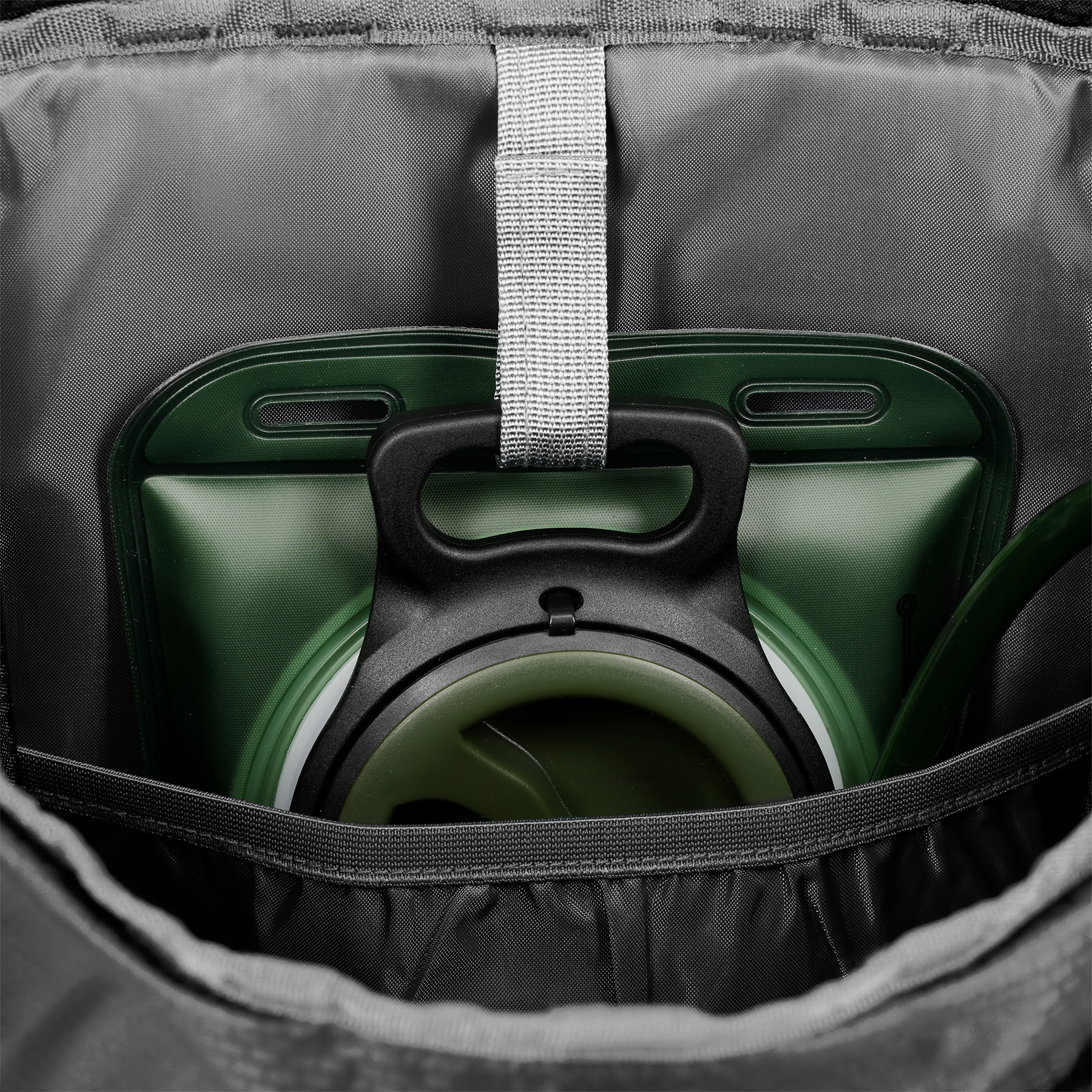 Turistický batoh NILS Camp NC1938 Kjolen černý 40L 20