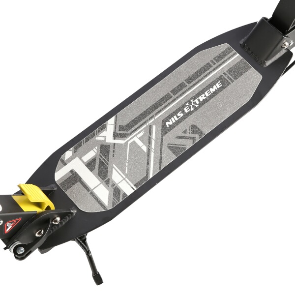 Koloběžka NILS Extreme HM208T černá 4