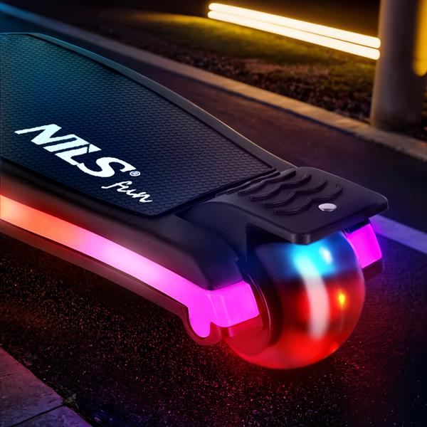 Dětská tříkolová koloběžka NILS Fun HLB1306 s LED deckem 10