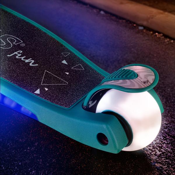 Dětská tříkolová koloběžka NILS Fun HLB1310 s LED zelená 11