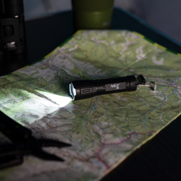 Ruční LED svítilna NILS Camp NC0002 180 lm 7