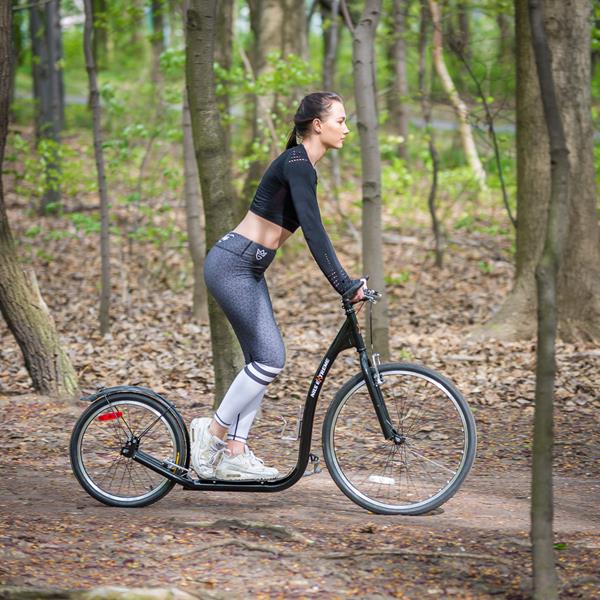 Koloběžka NILS Extreme WHS261 černá s pumpovanými koly 26/20